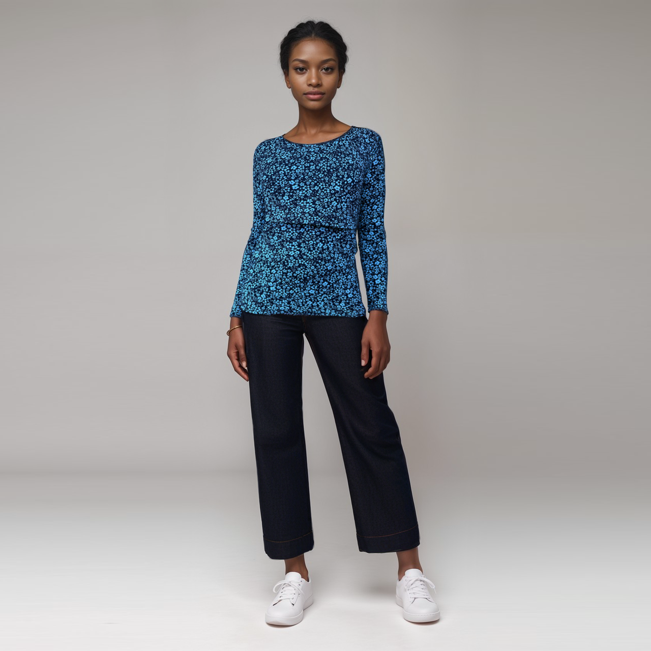 Blusa de lactancia de manga larga con estampado floral azul