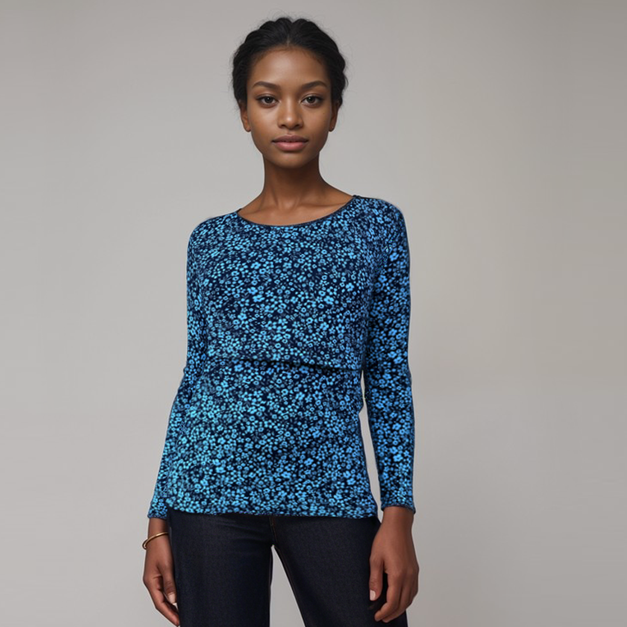Blusa de lactancia de manga larga con estampado floral azul